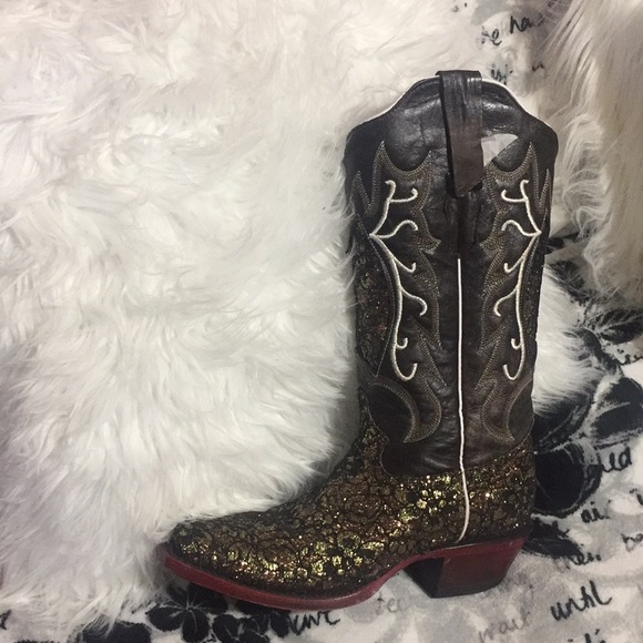 Ladies cowgirl Boots & belt - Picture 2 of 5